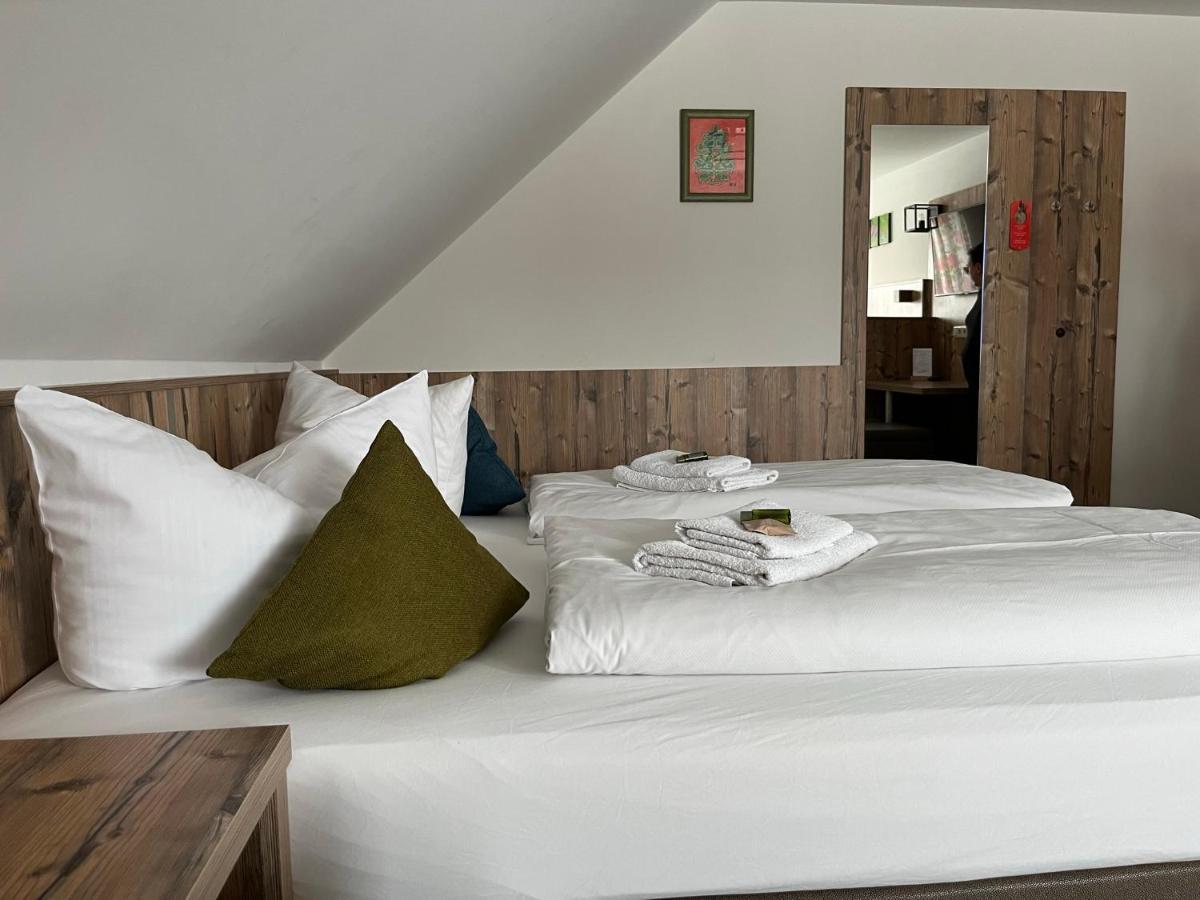 Gasthaus-Pension Hofmann Oberdachstetten Kültér fotó