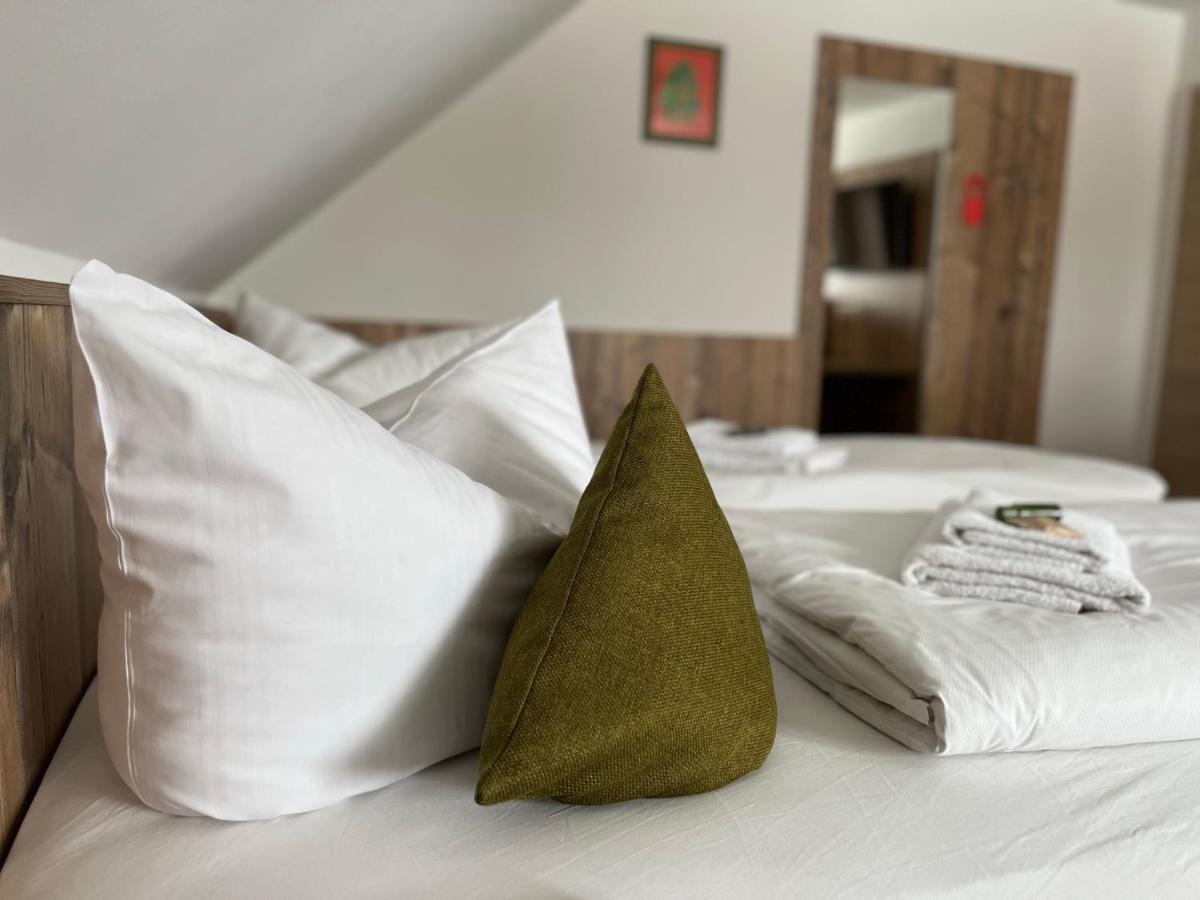 Gasthaus-Pension Hofmann Oberdachstetten Kültér fotó