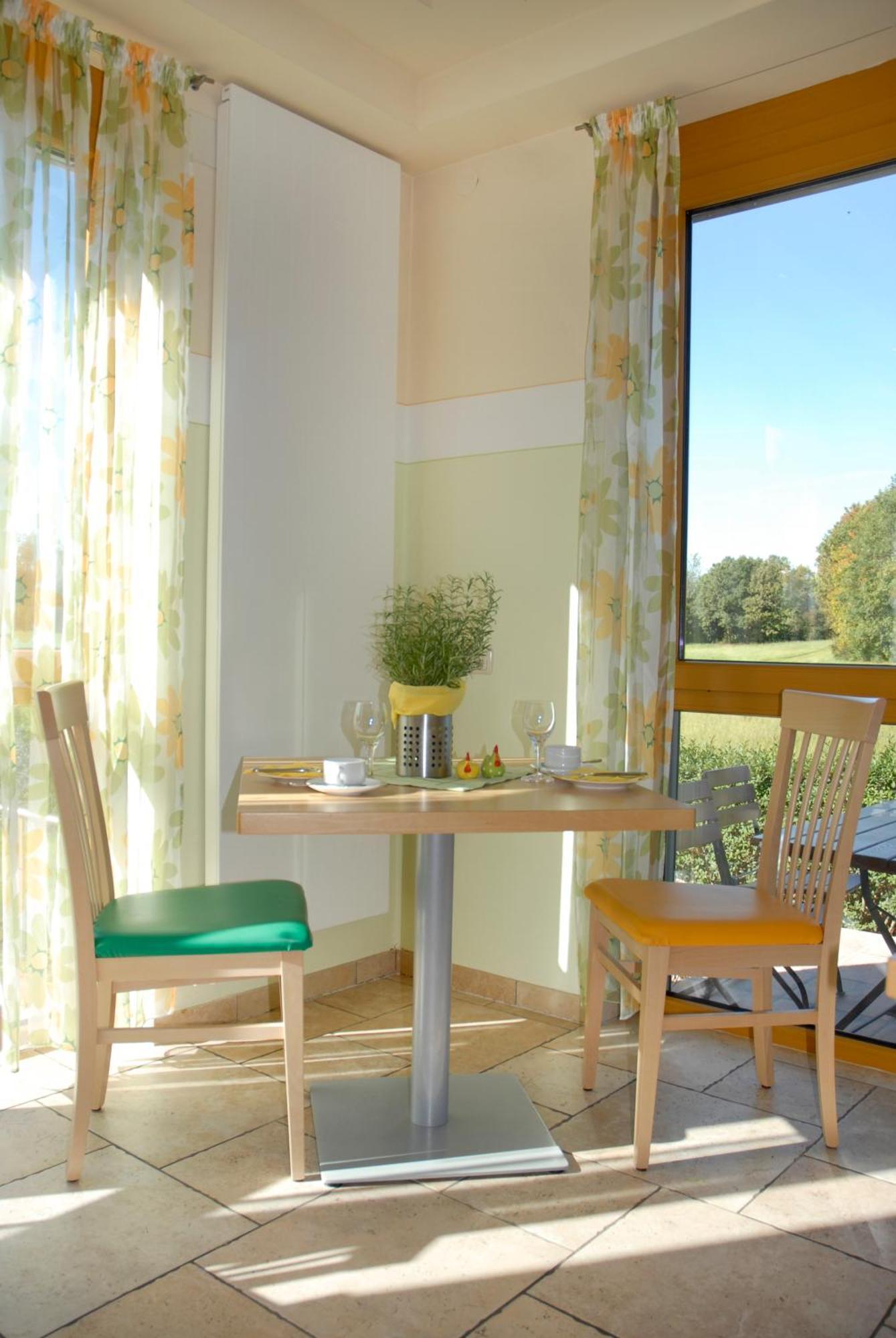 Gasthaus-Pension Hofmann Oberdachstetten Kültér fotó