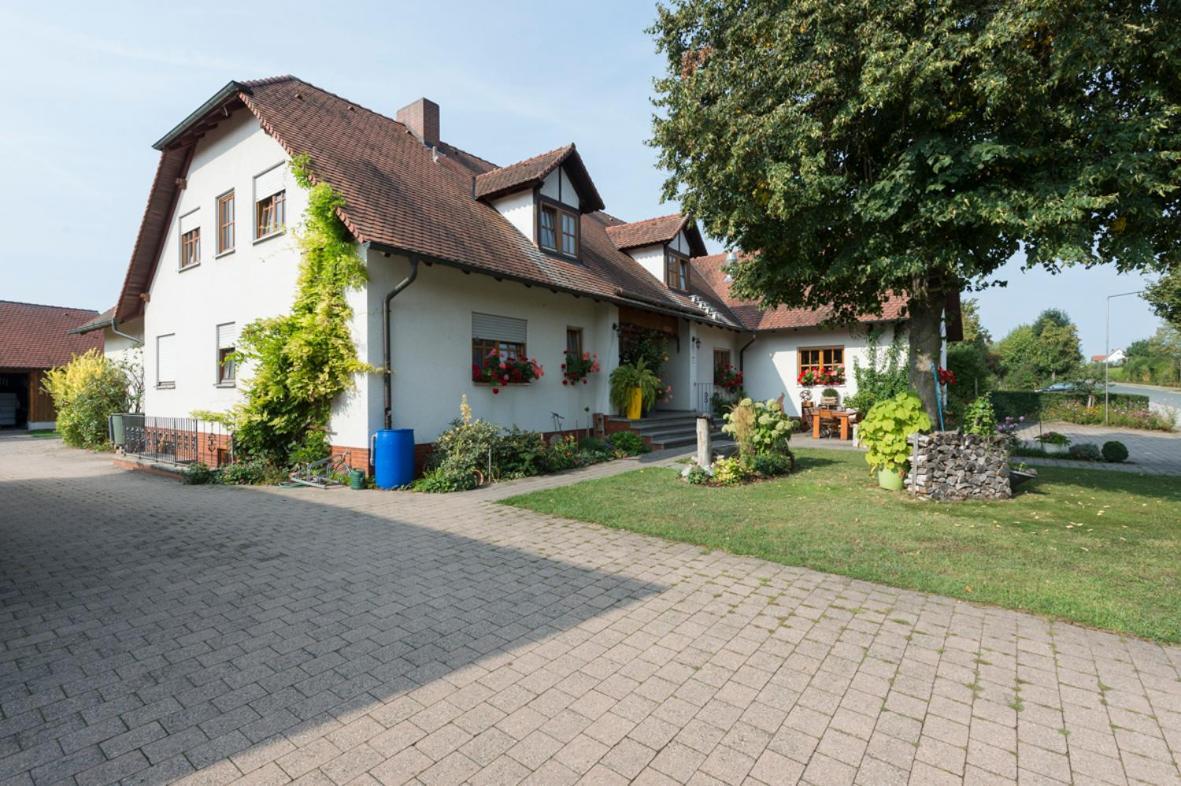 Gasthaus-Pension Hofmann Oberdachstetten Kültér fotó